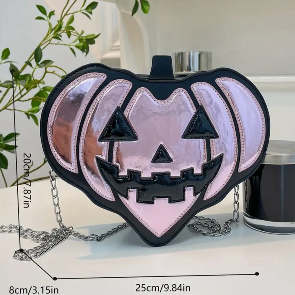 Pumpkin 🎃 purse. Brand new with silver chain